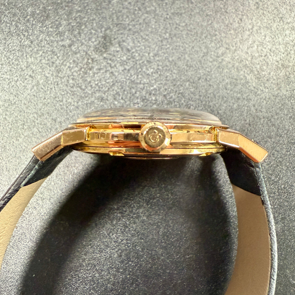 Omega Constellation 168.005 18K Yellow Gold Caliber 561 Automatic