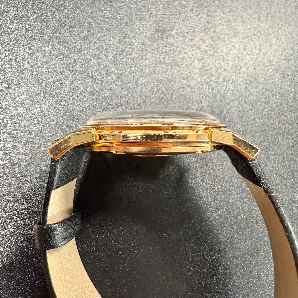 Omega Constellation 168.005 18K Yellow Gold Caliber 561 Automatic