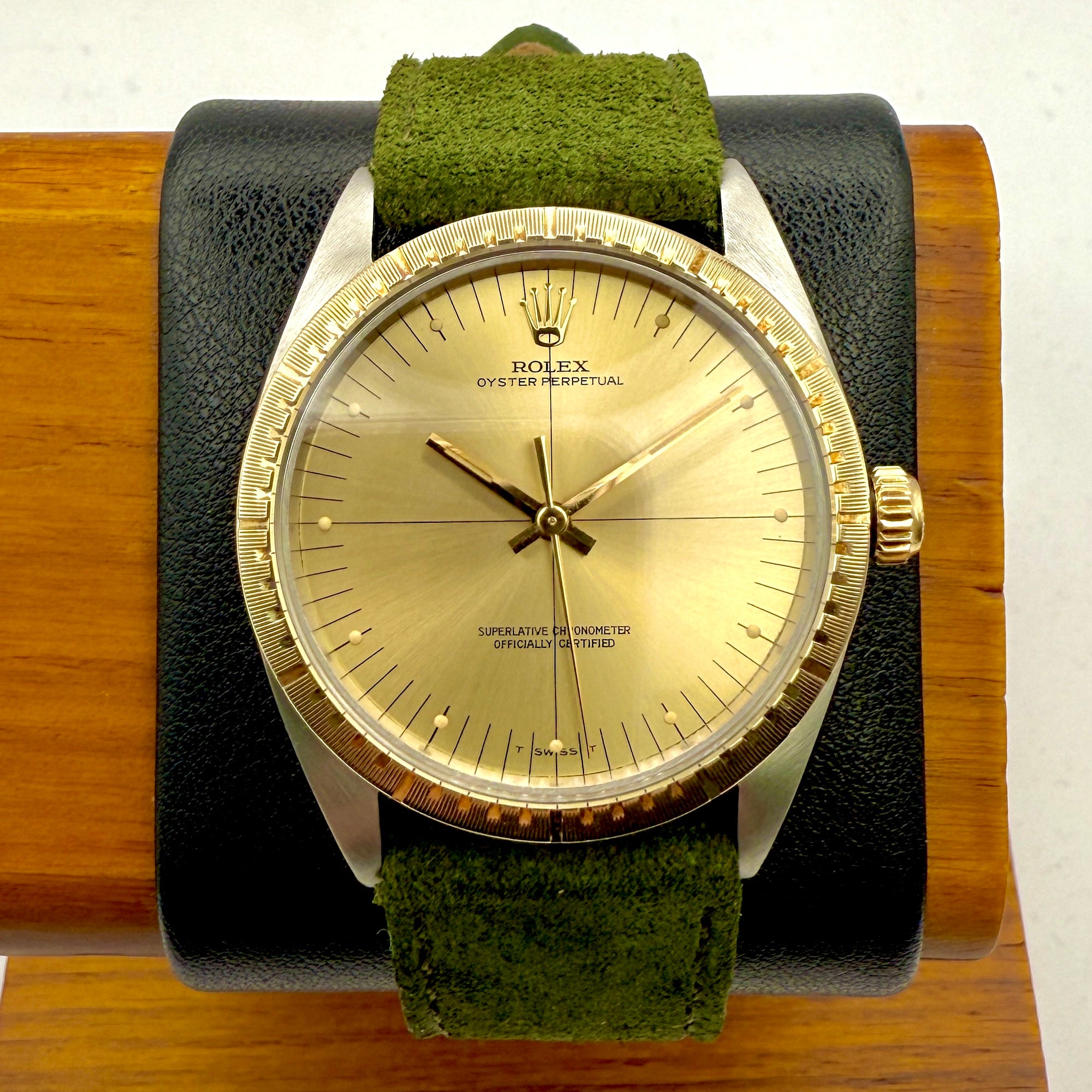 ROLEX　Vintage　サファイア Rolex 6084 Bubbleback 14k Yellow Gold Black Gilt Dial Watch